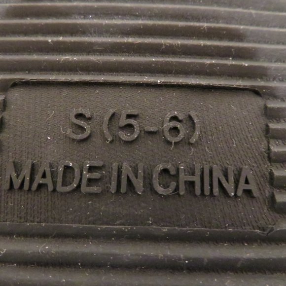 Women Small Black Slip-on Slippers Cozy Mountain Memory Foam Rubber Sole New - Picture 9 of 16